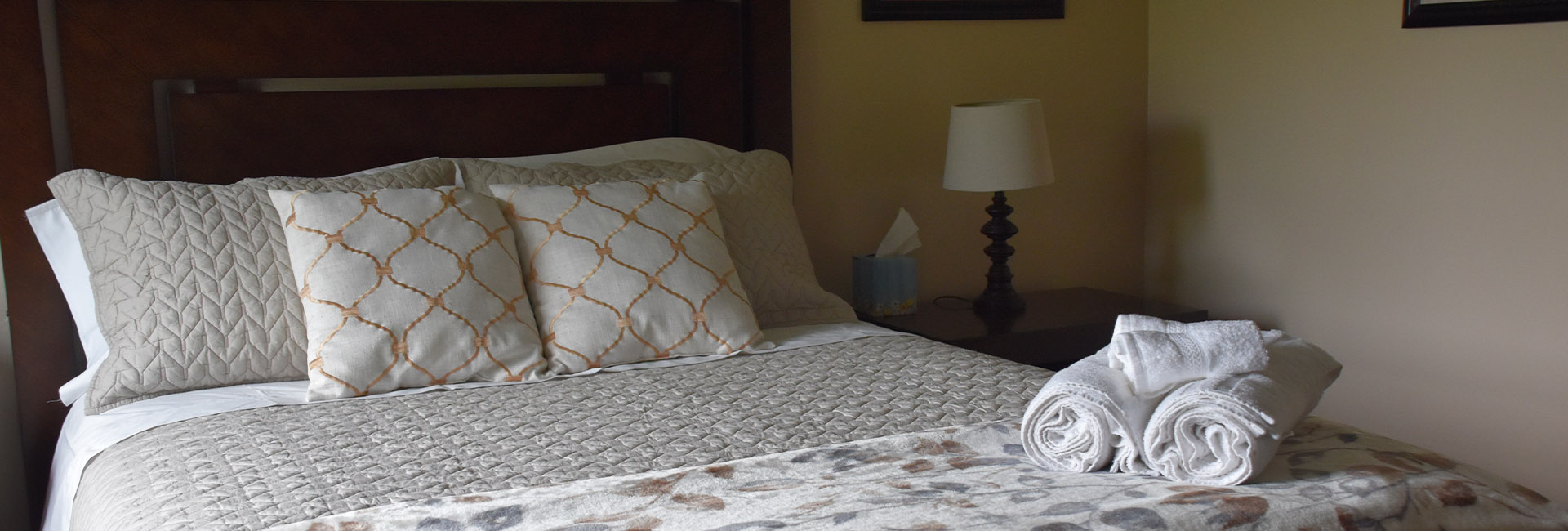 as-you-like-it-bnb-jacuzzi-room-header